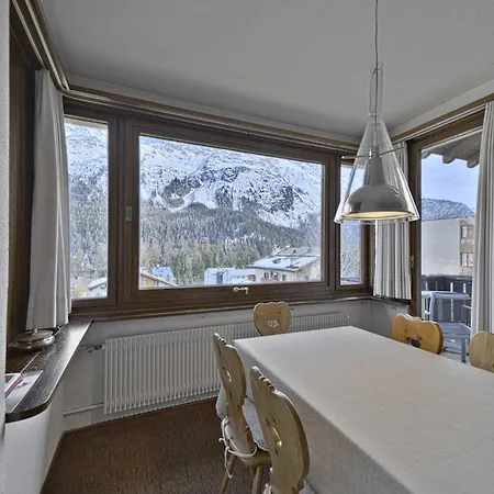 アパート Chesa Arlas -